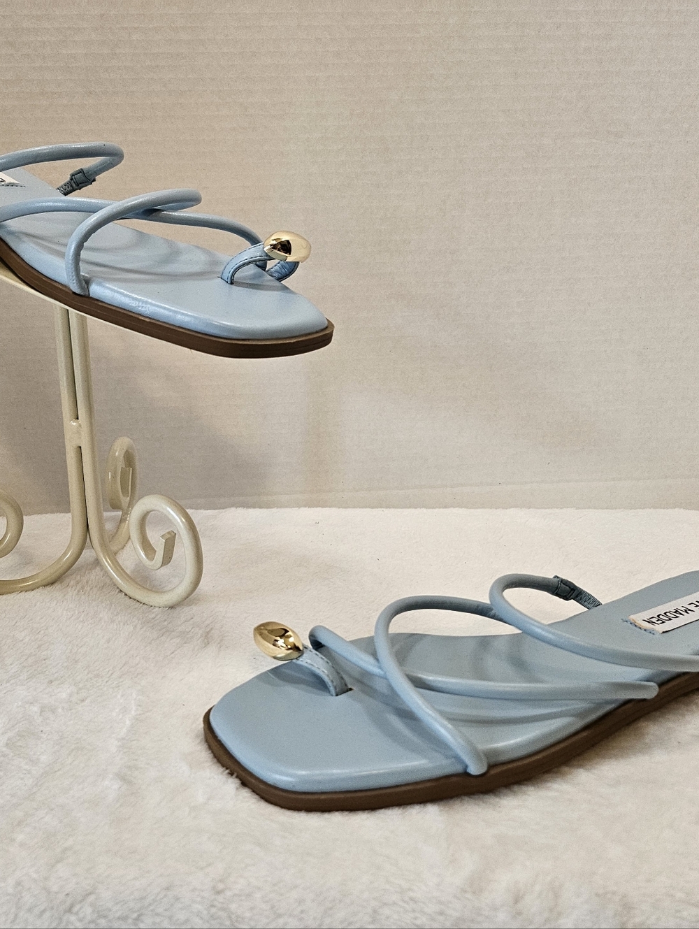 Steve Madden Pale Blue Strappy Toe-Ring Heels with Gold Accent - Picture 4 of 9